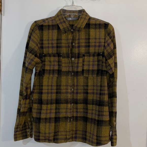 Northface Women’s Flannel Size Small Black Gold Plaid button down shirt jacket - Picture 1 of 5